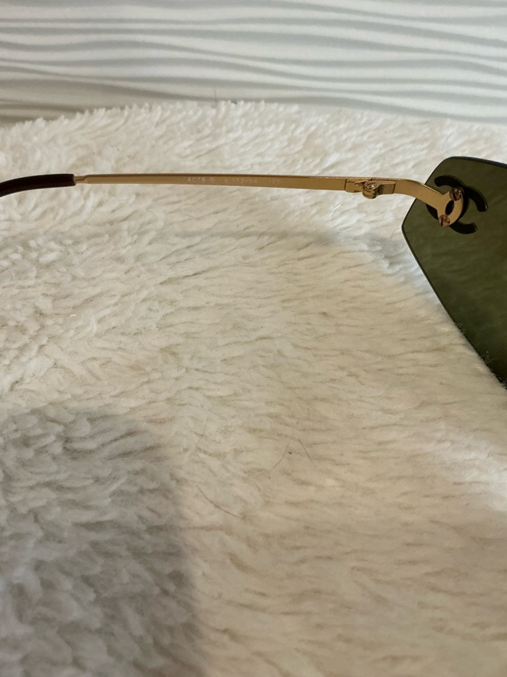 Rimless Shield Sunglasses with Olive Green Lens and Gold Detailing - Picture 14 of 14